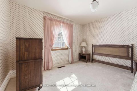 Photo 17 at 29 Patricia Drive, King City, King