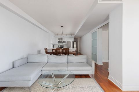 Photo 9 at 516E - 500 Queens Quay W, Waterfront Communities C1, Toronto