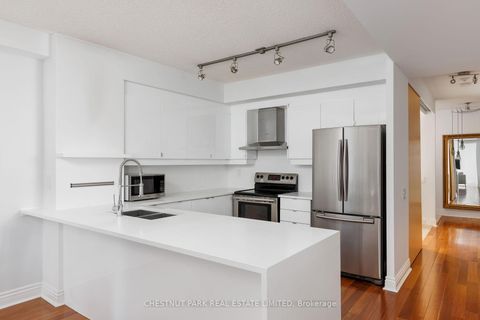 Photo 13 at 516E - 500 Queens Quay W, Waterfront Communities C1, Toronto