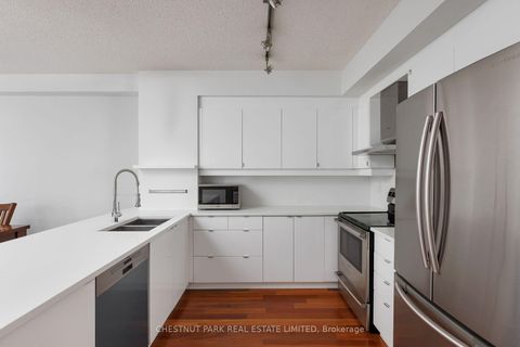 Photo 15 at 516E - 500 Queens Quay W, Waterfront Communities C1, Toronto