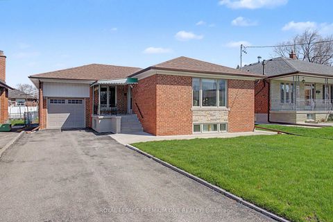 Photo 2 at 76 Tavistock Road, CFB, Toronto