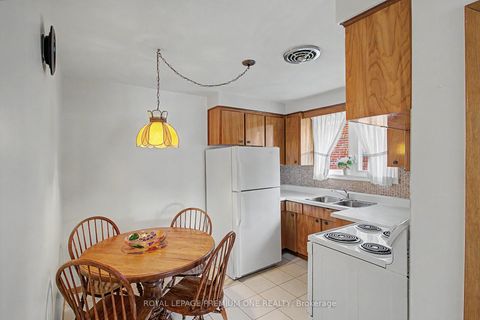 Photo 14 at 76 Tavistock Road, CFB, Toronto