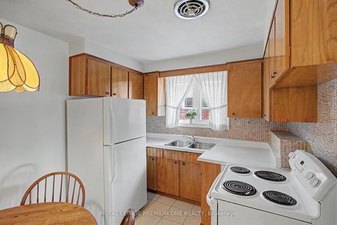 Photo 15 at 76 Tavistock Road, CFB, Toronto