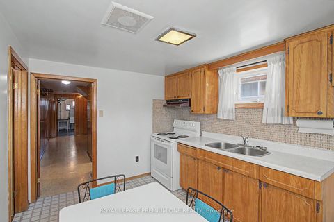 Photo 28 at 76 Tavistock Road, CFB, Toronto