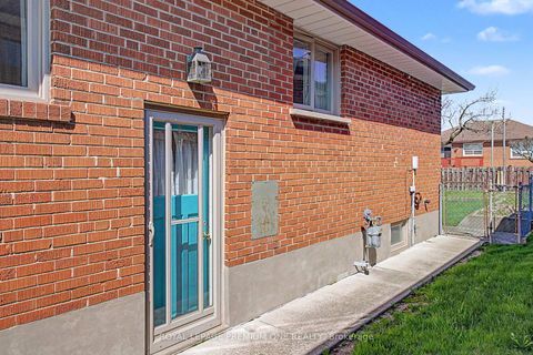 Photo 37 at 76 Tavistock Road, CFB, Toronto