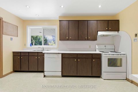 Photo 14 at 24 Cactus Avenue, Newtonbrook West, Toronto