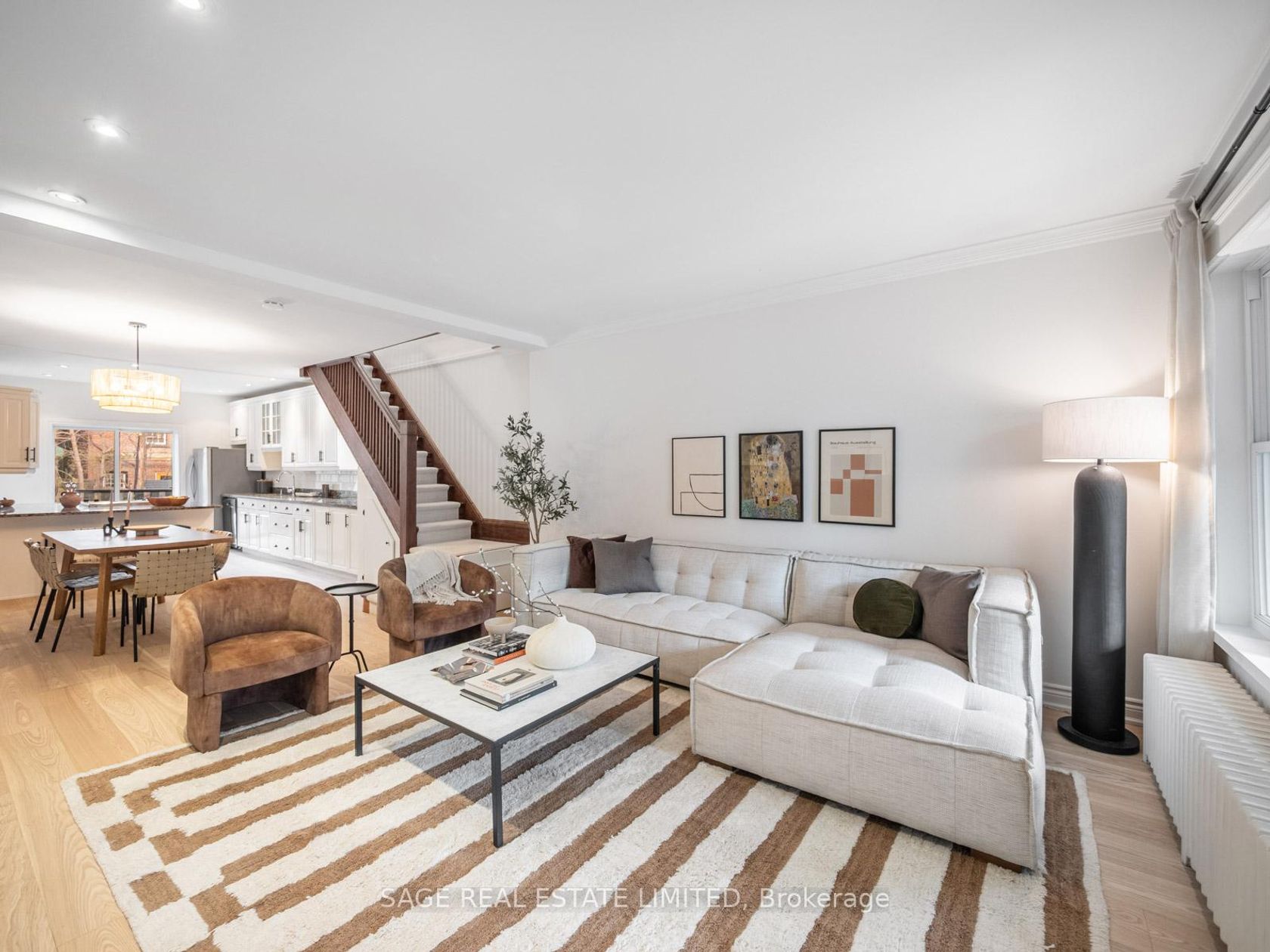 97 Bowmore Road E, Woodbine Corridor, Toronto photo 3