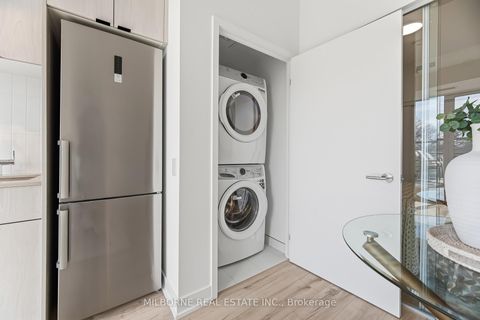 Photo 6 at 708 - 1660 Bloor Street W, High Park North, Toronto