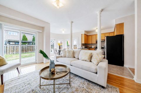 Photo 10 at 34 Inverhuron Street, Oak Ridges Lake Wilcox, Richmond Hill