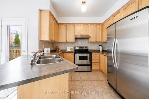 Photo 13 at 34 Inverhuron Street, Oak Ridges Lake Wilcox, Richmond Hill