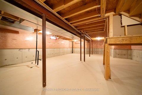 Photo 24 at 34 Inverhuron Street, Oak Ridges Lake Wilcox, Richmond Hill