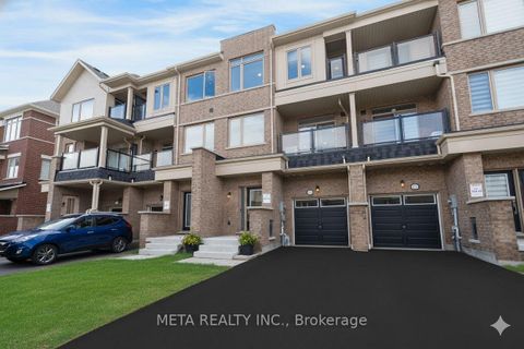 Photo 1 at 1073 LOCKIE Drive, Kedron, Oshawa