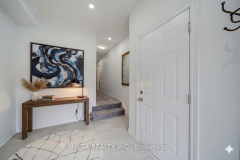 Photo 3 at 1073 LOCKIE Drive, Kedron, Oshawa