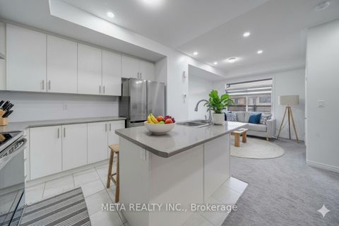 Photo 8 at 1073 LOCKIE Drive, Kedron, Oshawa