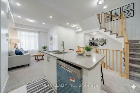 Photo 9 at 1073 LOCKIE Drive, Kedron, Oshawa