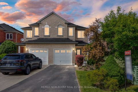Photo 0 at 239 Royal Appian Crescent, Maple, Vaughan