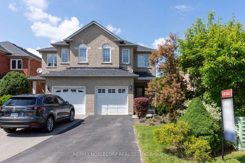 Photo 1 at 239 Royal Appian Crescent, Maple, Vaughan