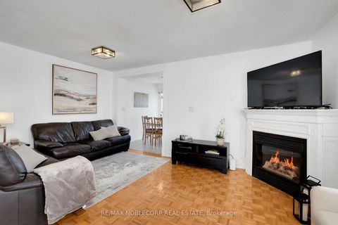 Photo 7 at 239 Royal Appian Crescent, Maple, Vaughan