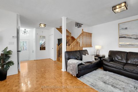 Photo 8 at 239 Royal Appian Crescent, Maple, Vaughan