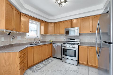 Photo 13 at 239 Royal Appian Crescent, Maple, Vaughan