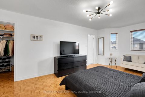 Photo 19 at 239 Royal Appian Crescent, Maple, Vaughan