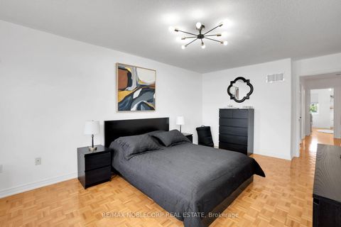 Photo 20 at 239 Royal Appian Crescent, Maple, Vaughan