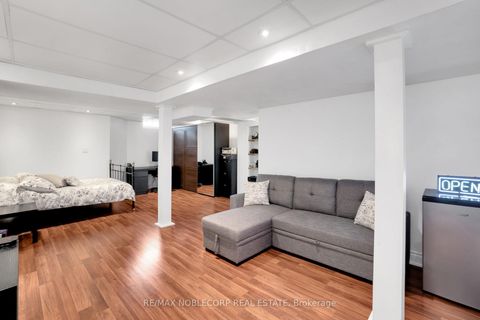 Photo 26 at 239 Royal Appian Crescent, Maple, Vaughan