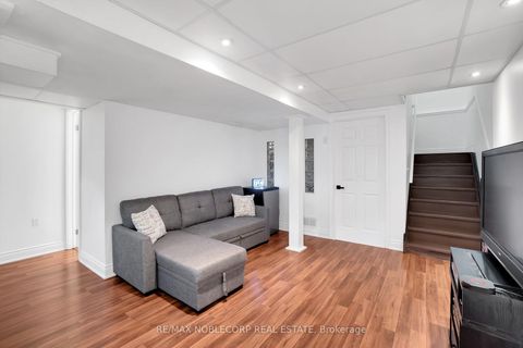 Photo 28 at 239 Royal Appian Crescent, Maple, Vaughan