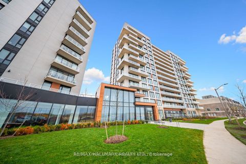 Photo 1 at 707 - 6 DAVID EYER Road, Rural Richmond Hill, Richmond Hill