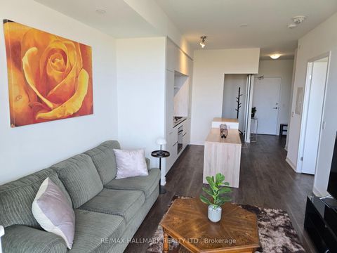 Photo 4 at 707 - 6 DAVID EYER Road, Rural Richmond Hill, Richmond Hill