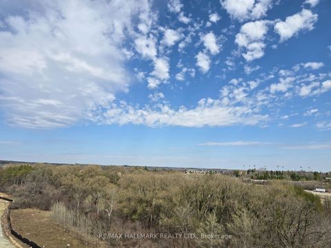 Photo 16 at 707 - 6 DAVID EYER Road, Rural Richmond Hill, Richmond Hill