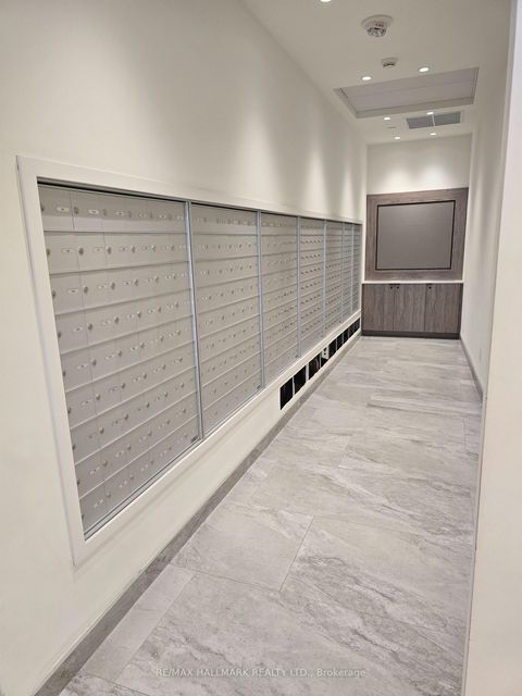 Photo 21 at 707 - 6 DAVID EYER Road, Rural Richmond Hill, Richmond Hill