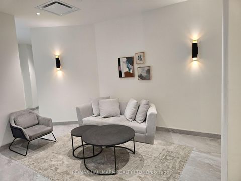 Photo 22 at 707 - 6 DAVID EYER Road, Rural Richmond Hill, Richmond Hill