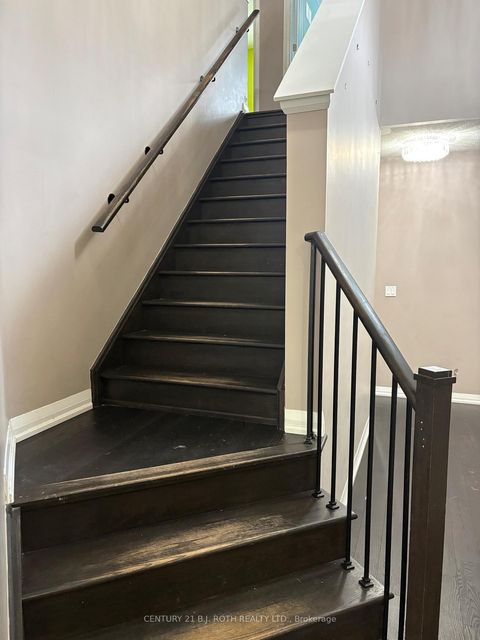 Photo 7 at 34 Alaskan Heights, Rural Barrie Southwest, Barrie