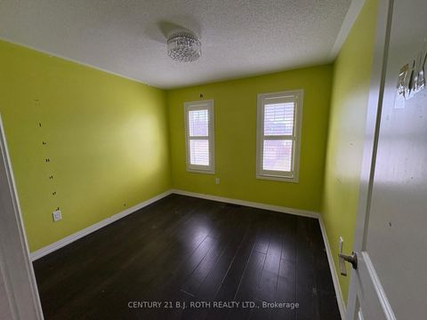 Photo 9 at 34 Alaskan Heights, Rural Barrie Southwest, Barrie