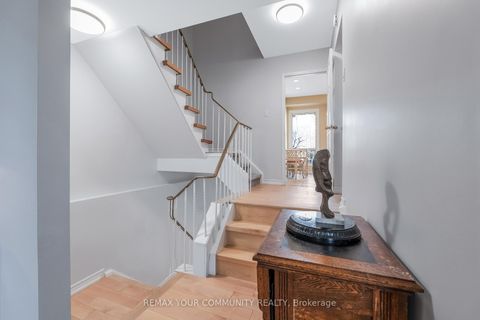 Photo 4 at 60 - 97 Poplar Crescent, Aurora Highlands, Aurora