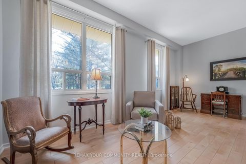 Photo 7 at 60 - 97 Poplar Crescent, Aurora Highlands, Aurora