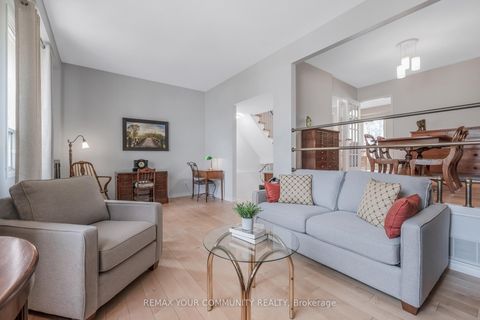 Photo 8 at 60 - 97 Poplar Crescent, Aurora Highlands, Aurora