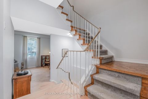 Photo 9 at 60 - 97 Poplar Crescent, Aurora Highlands, Aurora