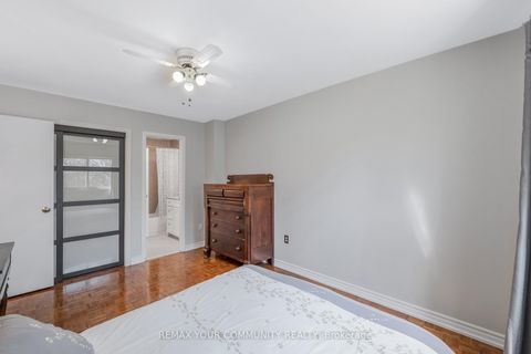 Photo 23 at 60 - 97 Poplar Crescent, Aurora Highlands, Aurora