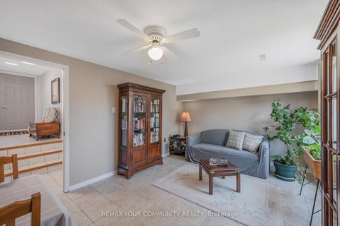 Photo 35 at 60 - 97 Poplar Crescent, Aurora Highlands, Aurora