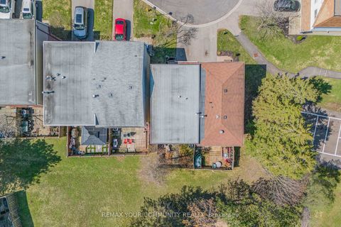 Photo 38 at 60 - 97 Poplar Crescent, Aurora Highlands, Aurora