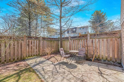 Photo 39 at 60 - 97 Poplar Crescent, Aurora Highlands, Aurora