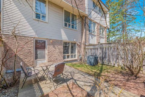 Photo 42 at 60 - 97 Poplar Crescent, Aurora Highlands, Aurora