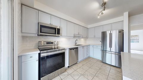 Photo 14 at 34 Dunkeld Way, Royal Orchard, Markham