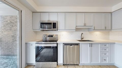 Photo 15 at 34 Dunkeld Way, Royal Orchard, Markham