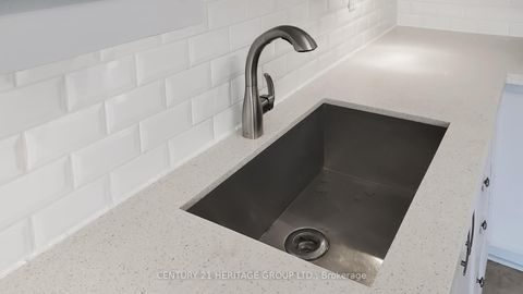 Photo 16 at 34 Dunkeld Way, Royal Orchard, Markham