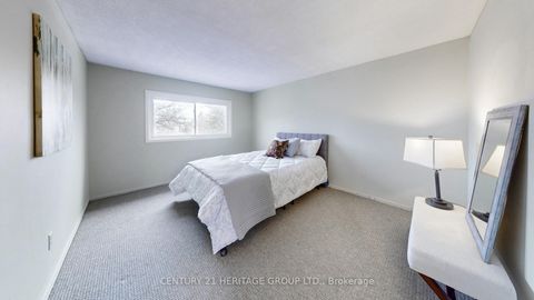 Photo 20 at 34 Dunkeld Way, Royal Orchard, Markham