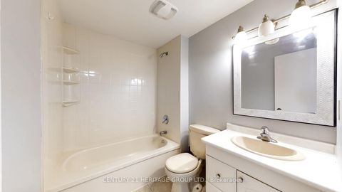 Photo 25 at 34 Dunkeld Way, Royal Orchard, Markham