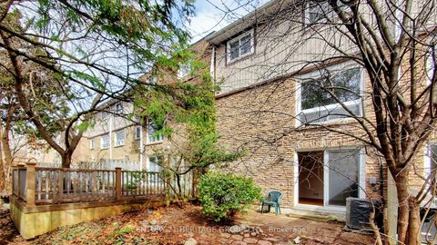 Photo 33 at 34 Dunkeld Way, Royal Orchard, Markham